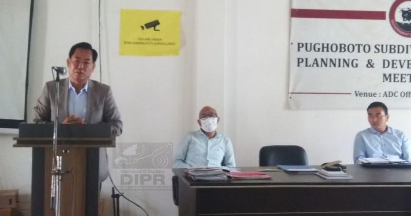 SDPDB chairman and MLA, Y Vikheho Swu addressing the meeting held at the DB court hall, Pughoboto on September 10. (DIPR Photo)